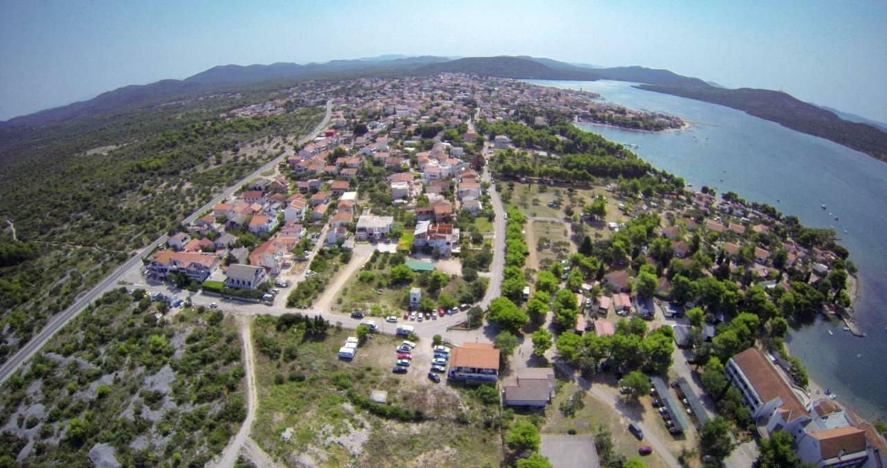 Spider Apartments Pirovac Dış mekan fotoğraf