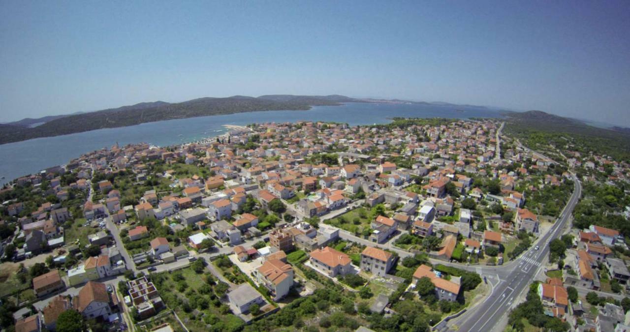 Spider Apartments Pirovac Dış mekan fotoğraf