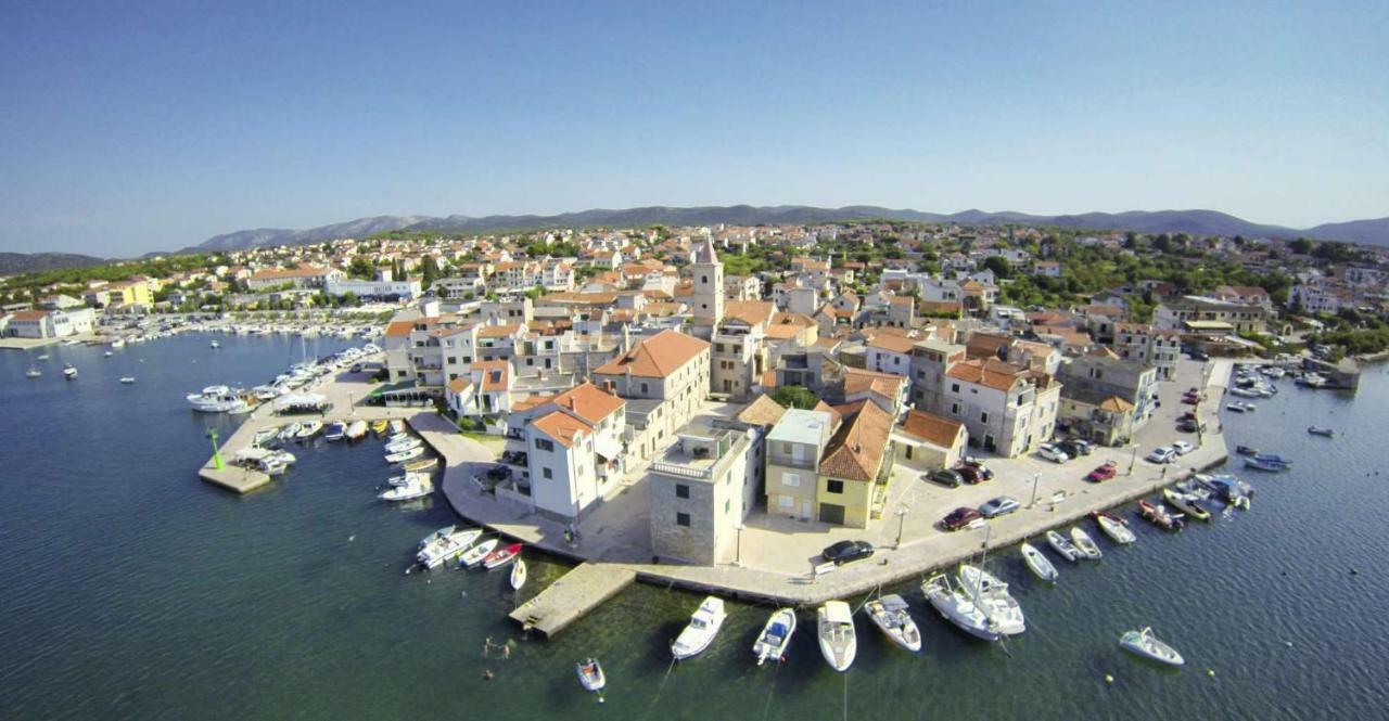 Spider Apartments Pirovac Dış mekan fotoğraf