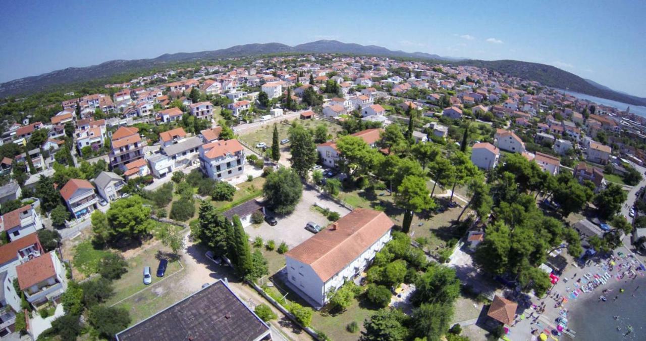 Spider Apartments Pirovac Dış mekan fotoğraf